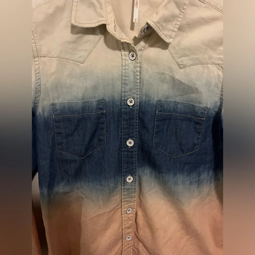 Free People Before Sunrise‎ Ombre Raw Hem Chambray Button Down Shirt Women's XS - Picture 4 of 7